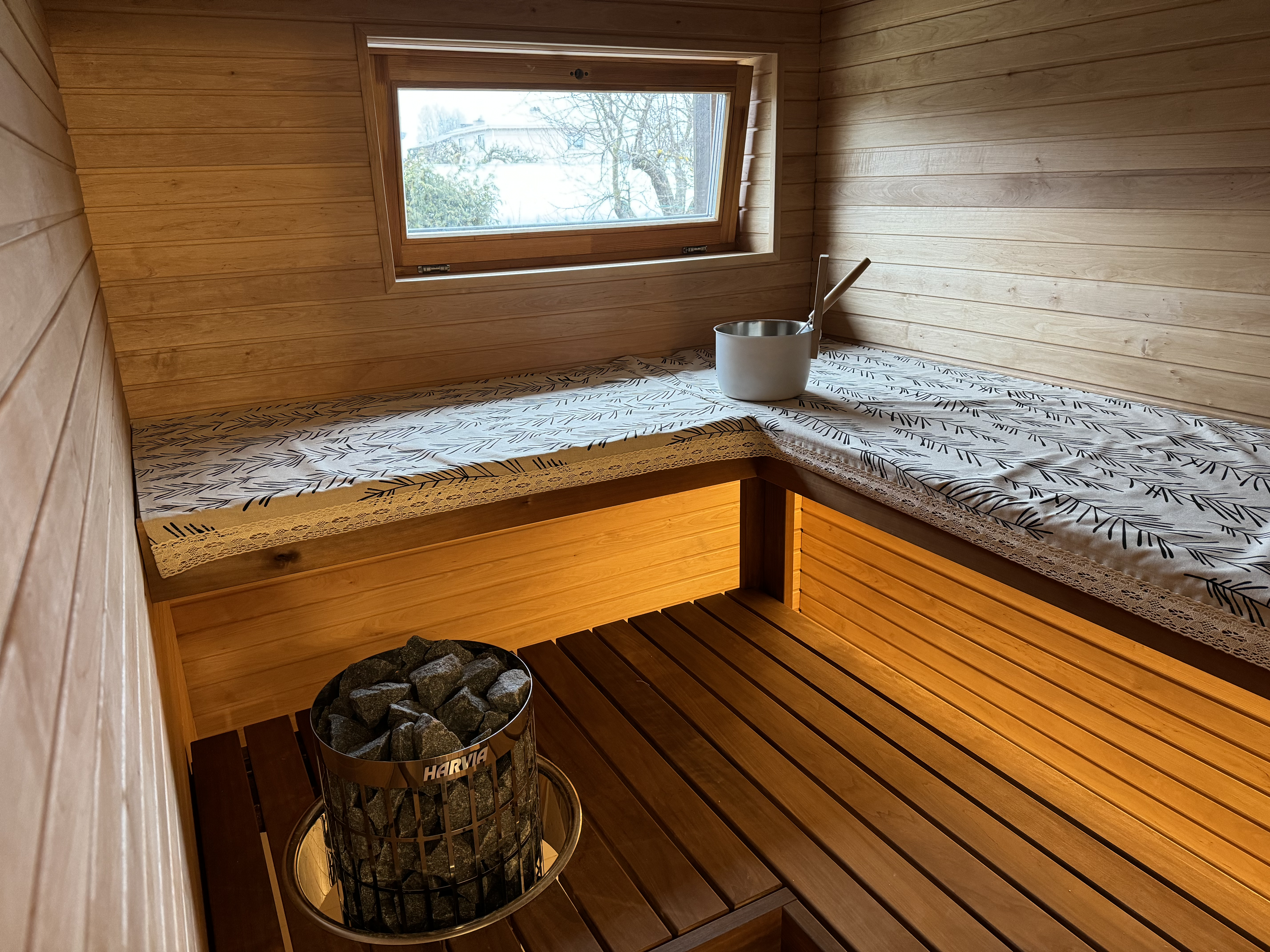 Saunaskäimine on mõnus rahustav tegevus, kuid meeles tuleb pidada ka seda, et nii saunalava kui ka tervet sauna on vaja... The post Õmblemine: Saunalava kate ap